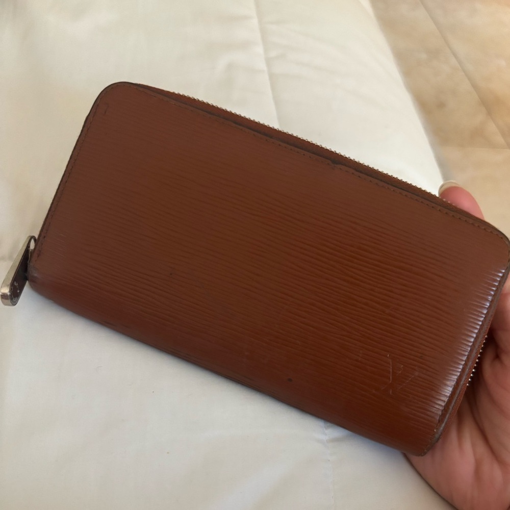 LV zippy wallet